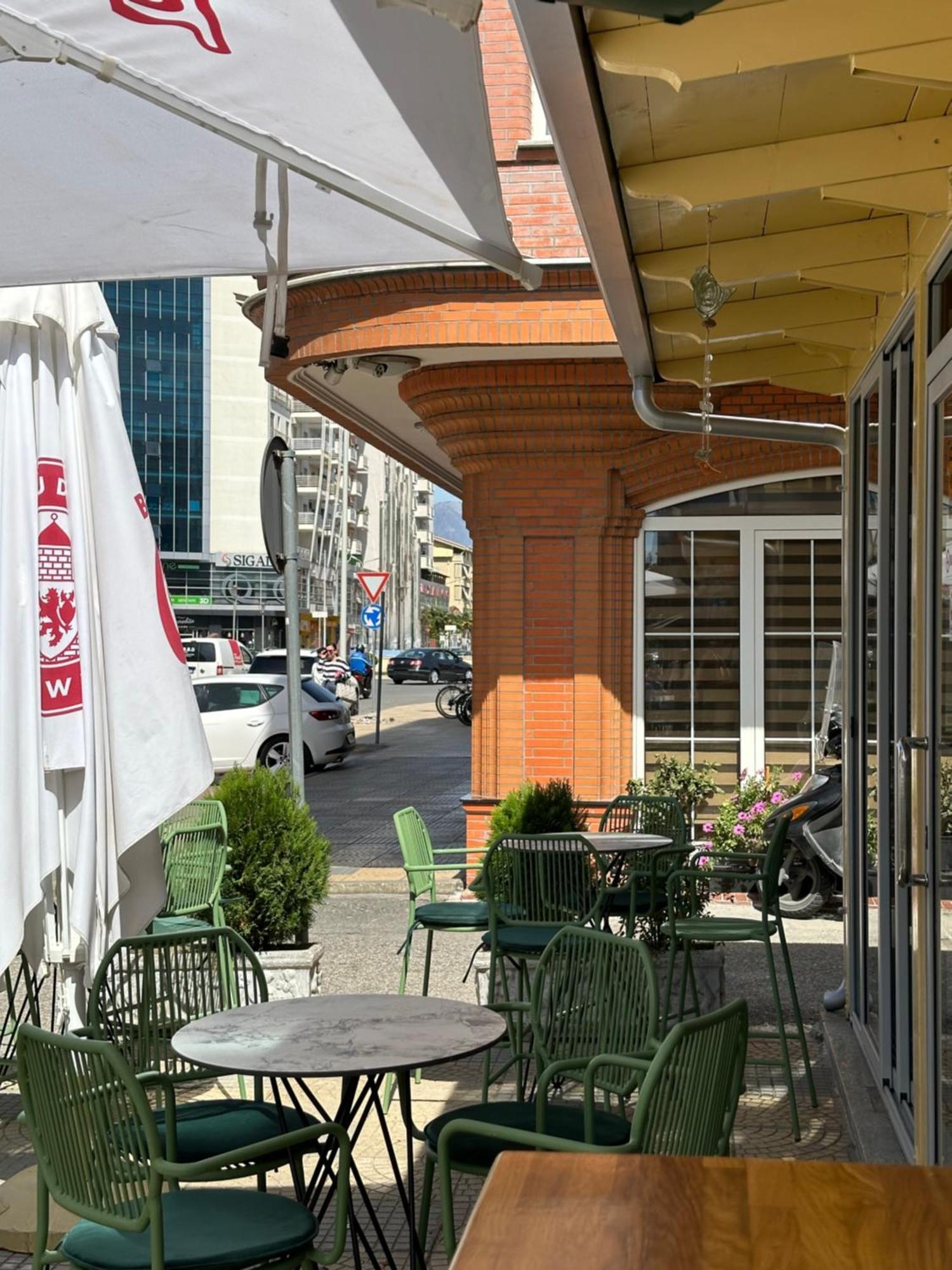Canarin Hostel Shkoder Luaran gambar